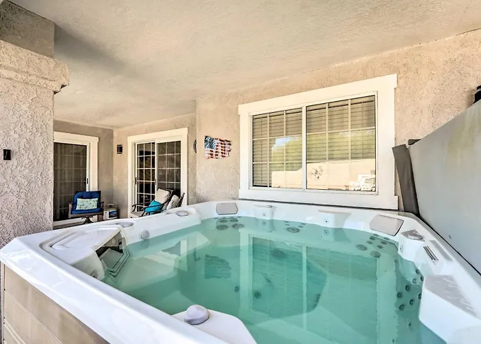 Hot Tub & Views: Havasu Oasis